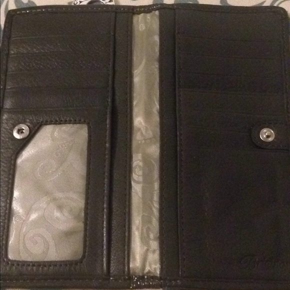 Brighton Wallet - Picture 4 of 6